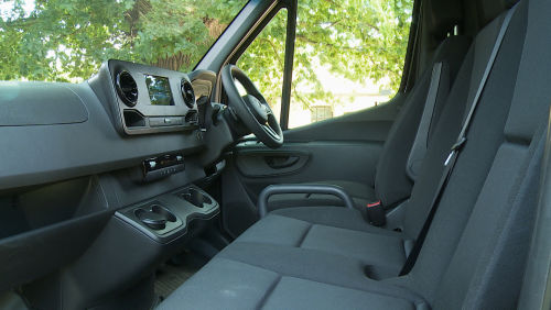 MERCEDES-BENZ eSPRINTER L2 ELECTRIC FWD 85kW 55kWh Progressive Van Auto [80kW Charger] view 6
